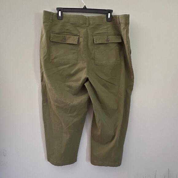 TERRA & SKY PLUS SIZE  Olive Green Crop Capri Pants 16W - Picture 2 of 5